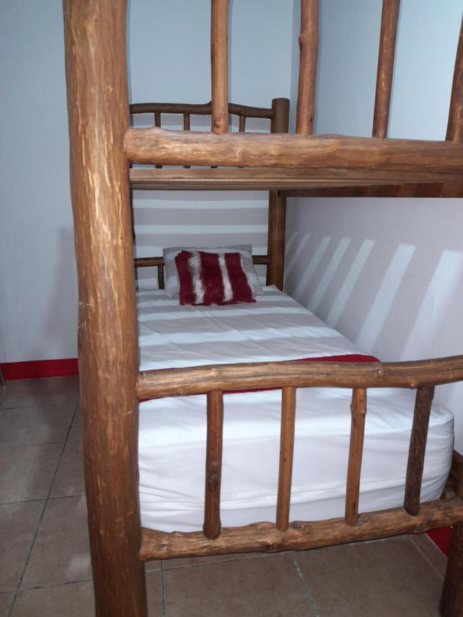 Hostal Blood Moon Rio Dulce Town Exterior foto
