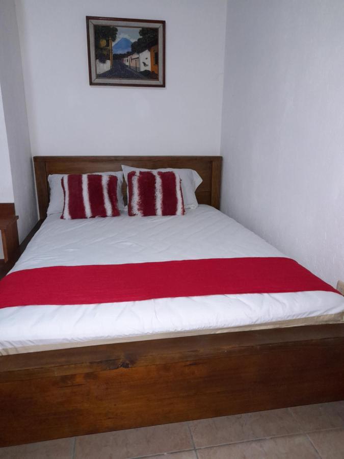 Hostal Blood Moon Rio Dulce Town Exterior foto