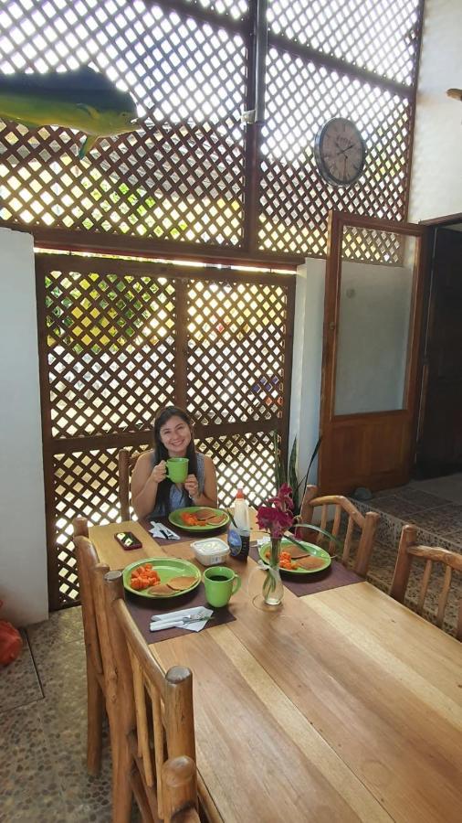 Hostal Blood Moon Rio Dulce Town Exterior foto