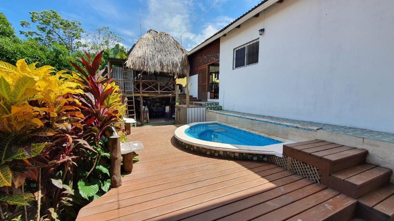 Hostal Blood Moon Rio Dulce Town Exterior foto