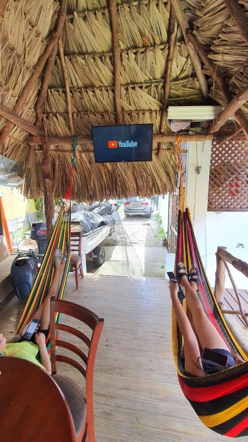 Hostal Blood Moon Rio Dulce Town Exterior foto