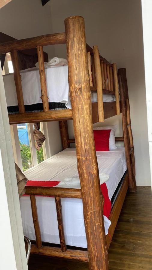 Hostal Blood Moon Rio Dulce Town Exterior foto