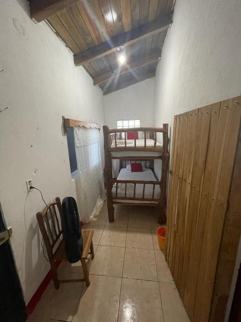 Hostal Blood Moon Rio Dulce Town Exterior foto